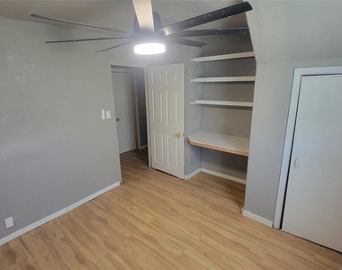 12018 Sandpiper Road - Photo Thumbnail 22