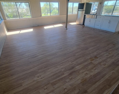 12018 Sandpiper Road - Photo Thumbnail 11