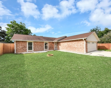 14007 Fleur De Lis Boulevard - Photo Thumbnail 5