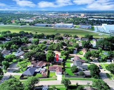 14007 Fleur De Lis Boulevard - Photo Thumbnail 2