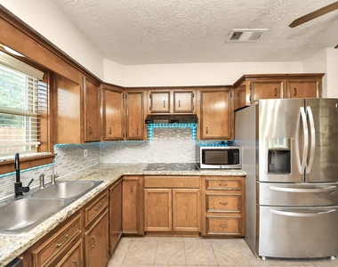 14007 Fleur De Lis Boulevard - Photo Thumbnail 25
