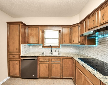 14007 Fleur De Lis Boulevard - Photo Thumbnail 28