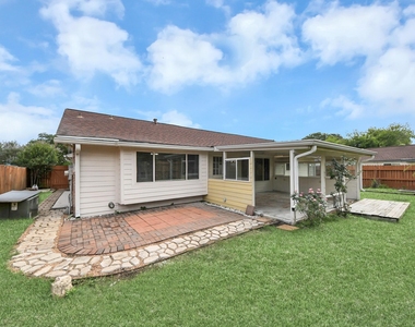 14007 Fleur De Lis Boulevard - Photo Thumbnail 8