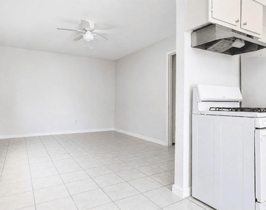 7818 Oak Knoll Lane Lane - Photo Thumbnail 3