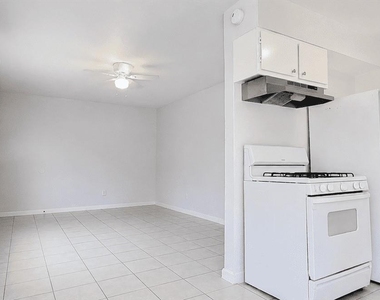 7818 Oak Knoll Lane Lane - Photo Thumbnail 5