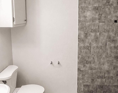 7818 Oak Knoll Lane Lane - Photo Thumbnail 6