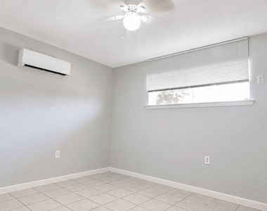 7818 Oak Knoll Lane Lane - Photo Thumbnail 7