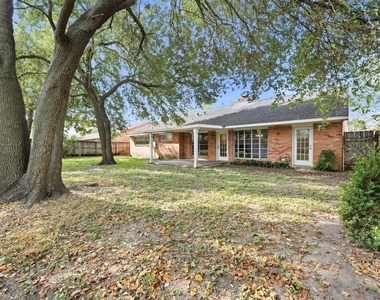 7015 Pella Drive - Photo Thumbnail 28