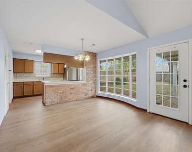 7015 Pella Drive - Photo Thumbnail 11
