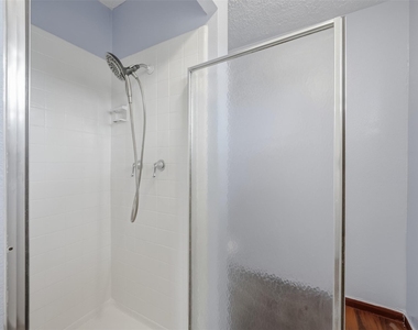 7015 Pella Drive - Photo Thumbnail 22