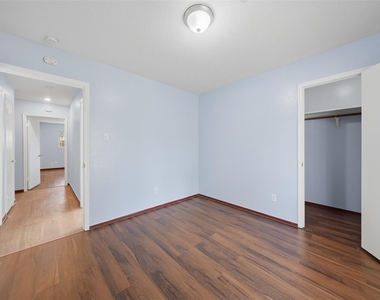 7015 Pella Drive - Photo Thumbnail 20