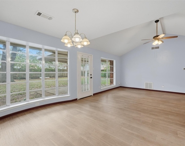 7015 Pella Drive - Photo Thumbnail 13