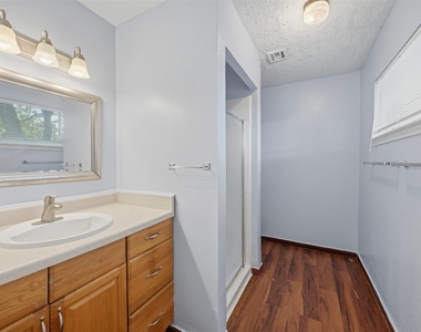 7015 Pella Drive - Photo Thumbnail 23