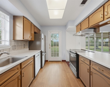 7015 Pella Drive - Photo Thumbnail 10