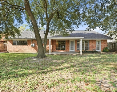 7015 Pella Drive - Photo Thumbnail 31