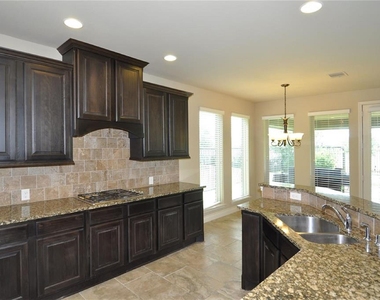 11002 Glenrothers Drive - Photo Thumbnail 8