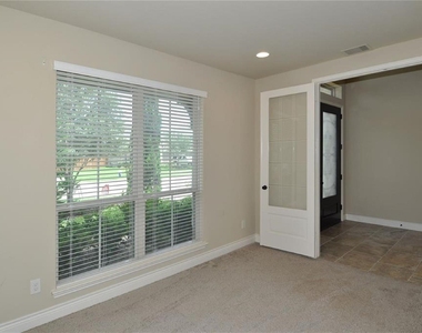 11002 Glenrothers Drive - Photo Thumbnail 4