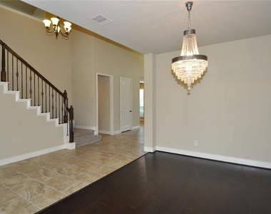 11002 Glenrothers Drive - Photo Thumbnail 5