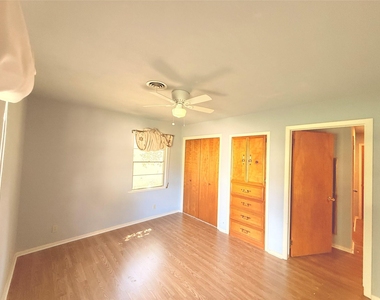 315 E Florida Avenue - Photo Thumbnail 2