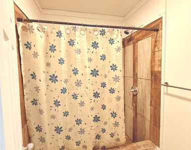 315 E Florida Avenue - Photo Thumbnail 9