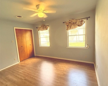 315 E Florida Avenue - Photo Thumbnail 4