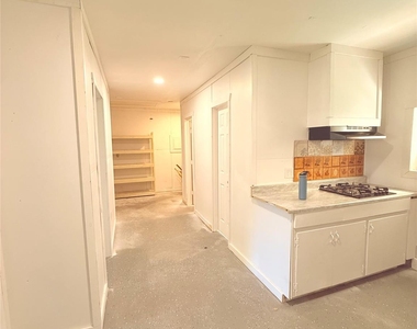 315 E Florida Avenue - Photo Thumbnail 14