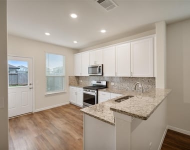 14551 Maple Field Drive - Photo Thumbnail 7