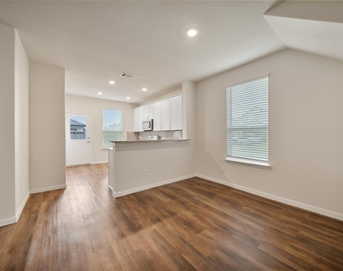 14551 Maple Field Drive - Photo Thumbnail 4