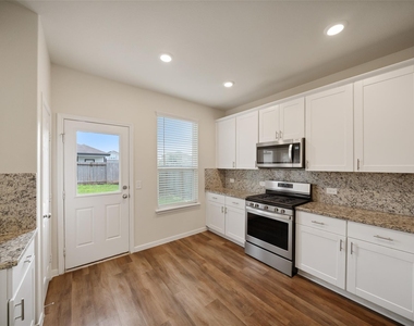 14551 Maple Field Drive - Photo Thumbnail 6