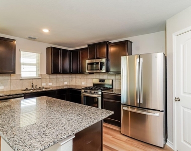 8907 Taylor Grove - Photo Thumbnail 4