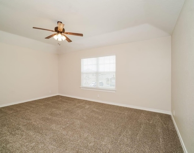 8907 Taylor Grove - Photo Thumbnail 7