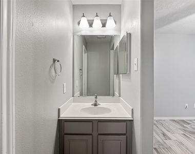 12015 Cottage Elm Court - Photo Thumbnail 15