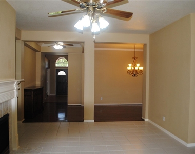 4606 Russett Lane - Photo Thumbnail 8