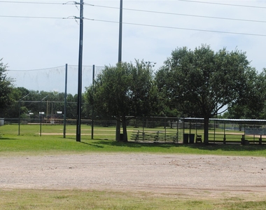 4606 Russett Lane - Photo Thumbnail 11