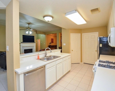 4606 Russett Lane - Photo Thumbnail 5