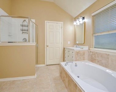 4606 Russett Lane - Photo Thumbnail 10