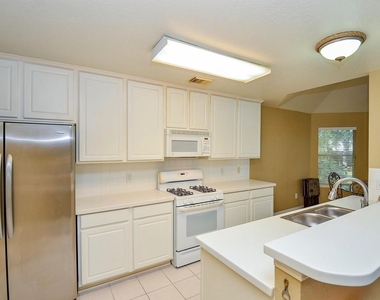 4606 Russett Lane - Photo Thumbnail 8