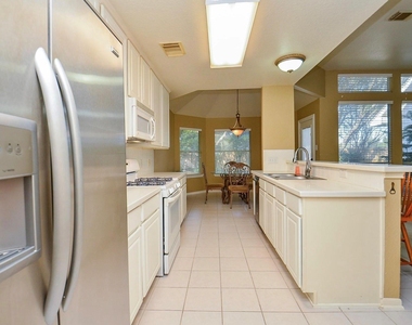 4606 Russett Lane - Photo Thumbnail 7