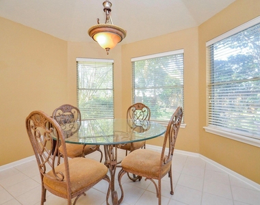 4606 Russett Lane - Photo Thumbnail 9
