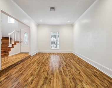 2511 Commonwealth Street - Photo Thumbnail 5