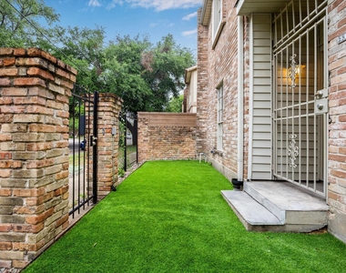2511 Commonwealth Street - Photo Thumbnail 3
