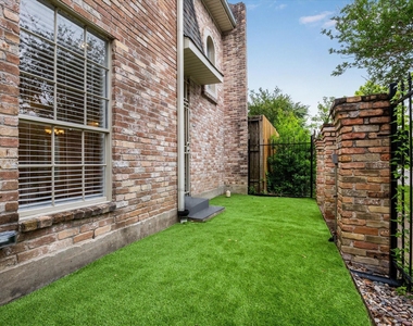2511 Commonwealth Street - Photo Thumbnail 2