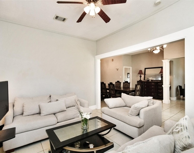 4819 Sherri Lane - Photo Thumbnail 6