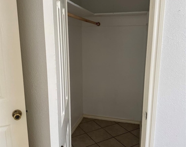 820 W Alabama - Photo Thumbnail 4
