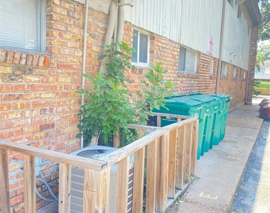 820 W Alabama - Photo Thumbnail 2