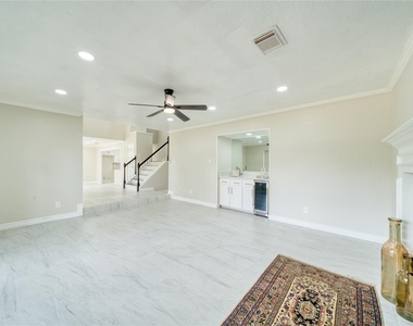 619 Green Belt Drive - Photo Thumbnail 8