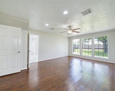 619 Green Belt Drive - Photo Thumbnail 15
