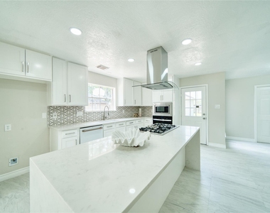 619 Green Belt Drive - Photo Thumbnail 11