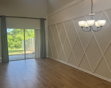 3116 Arden Circle - Photo Thumbnail 2