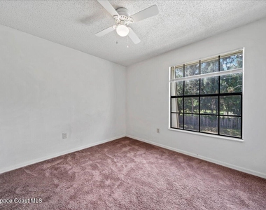 1300 Arlington Lane Ne - Photo Thumbnail 14